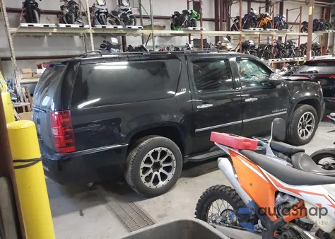 2013 Chevrolet Suburban 1500 Ltz from USA, damaged, VIN 1GNSKKE79DR375205